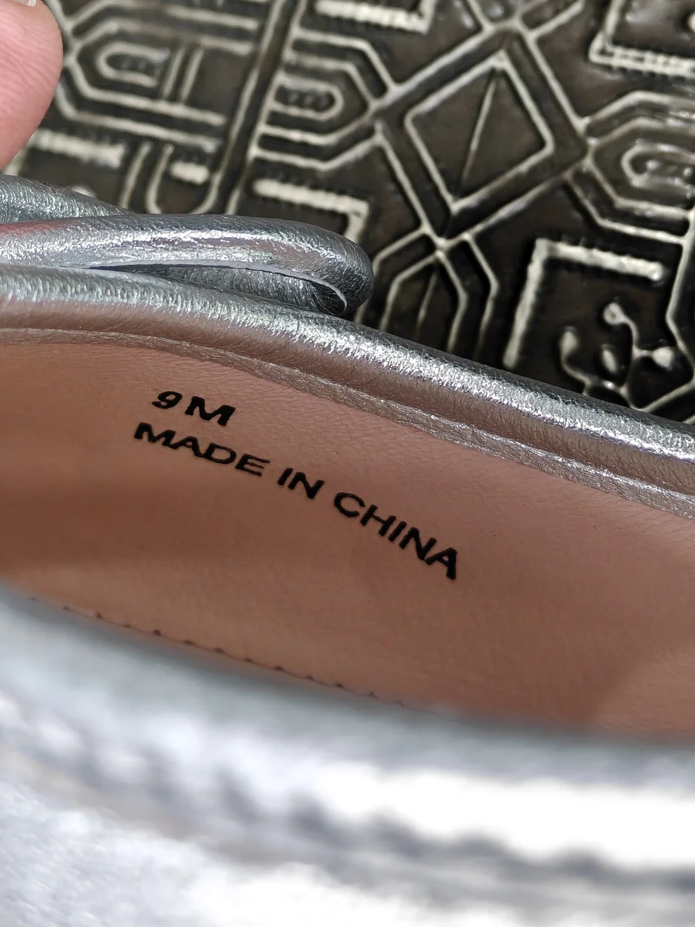 🐢 Kate Spade New York Willa ballet flats in silver metallic leather Size 9